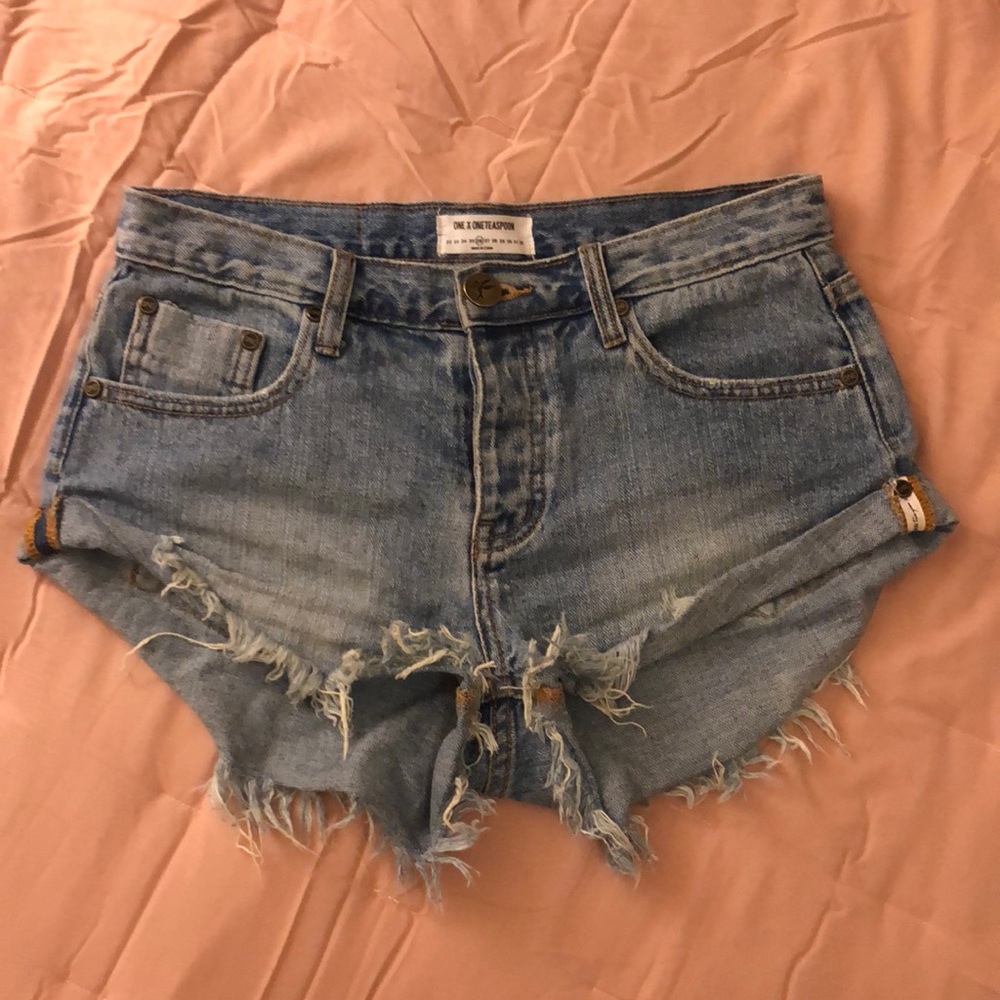 One teaspoon bandit shorts in size 26.